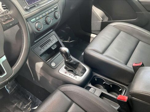 Used 2016 Volkswagen Tiguan SE FWD image 17