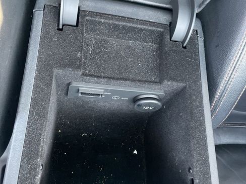 Used 2017 Jaguar F-PACE Prestige image 39