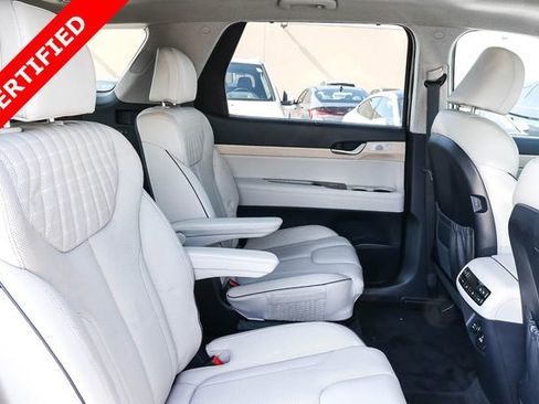 Used 2023 Hyundai Palisade Limited FWD image 18
