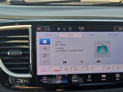 Used 2023 Chrysler Pacifica Touring-L FWD image 16