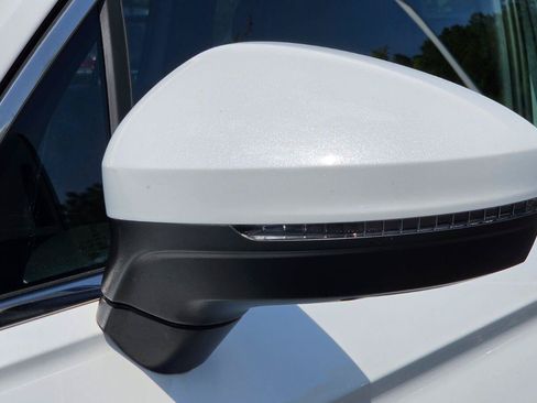 Used 2022 Volkswagen Tiguan SEL R-Line AWD/4WD image 14