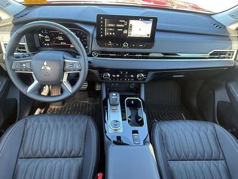 Used 2025 Mitsubishi Outlander SEL FWD image 15
