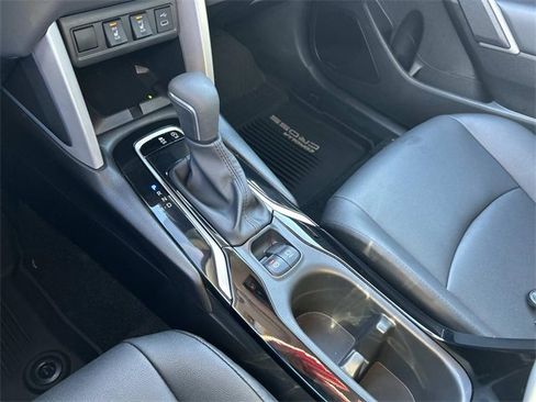 Used 2025 Toyota Corolla Cross XLE image 26