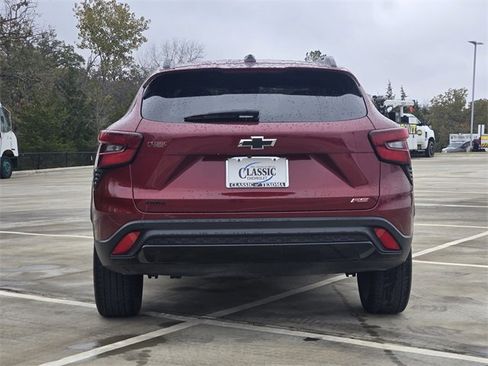 Certified 2024 Chevrolet Trax RS w/ Sunroof Package image 7