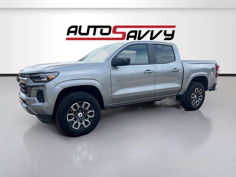 Used 2024 Chevrolet Colorado Z71 w/ Z71 Convenience Package 2 AWD/4WD image 3