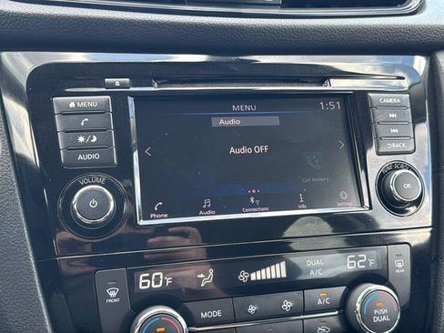Used 2019 Nissan Rogue SV AWD/4WD image 28