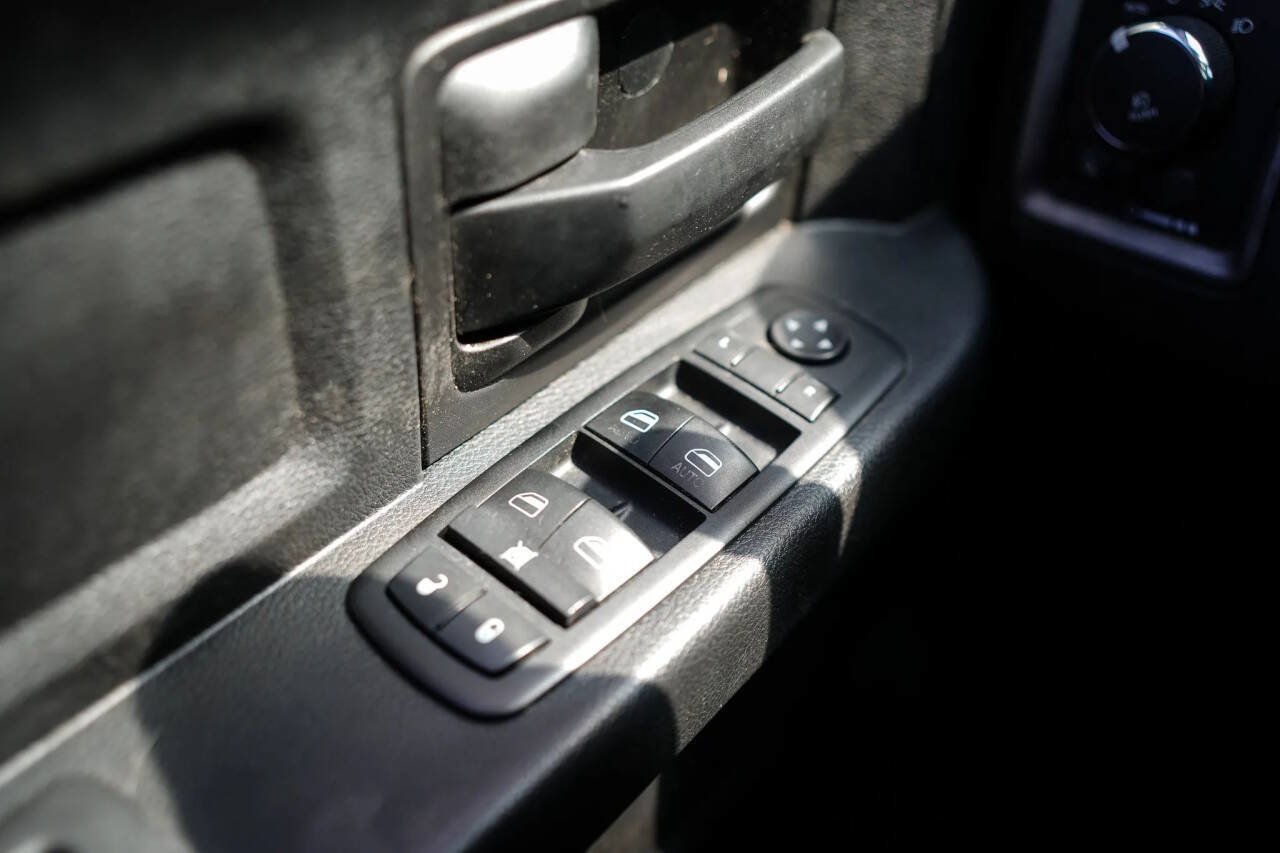 Used 2014 RAM 1500 Express RWD image 37
