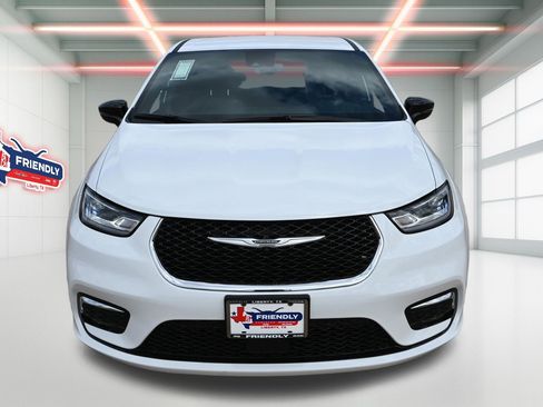 New 2026 Chrysler Pacifica Select image 6