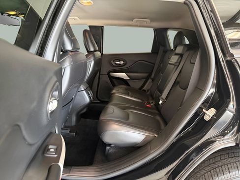 Used 2018 Jeep Cherokee Trailhawk w/ Quick Order Package 27L AWD/4WD image 11