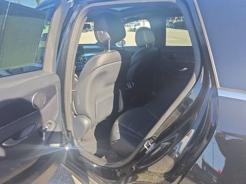 Used 2021 Mercedes-Benz GLC 300 4MATIC w/ Premium Package image 22