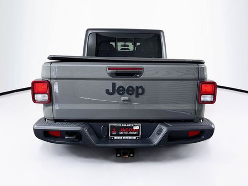 Used 2022 Jeep Gladiator Sport AWD/4WD image 4