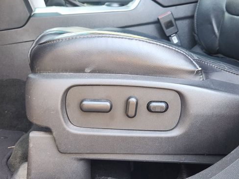 Used 2013 Ford Explorer XLT image 23