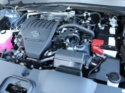Certified 2024 Toyota Grand Highlander AWD image 24