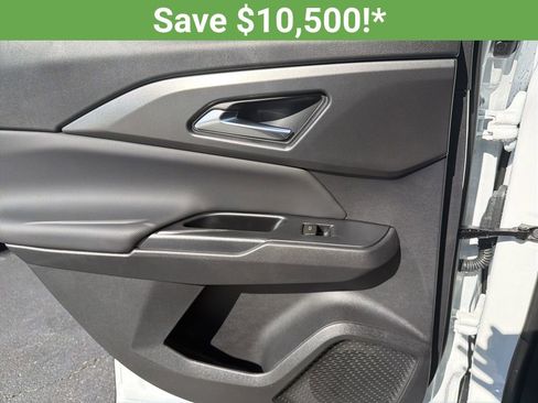 New 2026 Chevrolet Equinox EV LT image 31