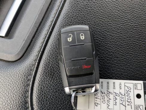 Used 2024 RAM 2500 Big Horn image 33