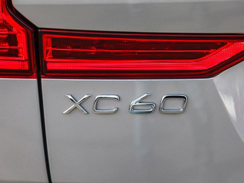 Used 2025 Volvo XC60 T8 Core w/ Protection Package Premier image 27