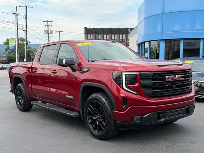 Used 2022 GMC Sierra 1500 Elevation w/ Elevation Premium Package