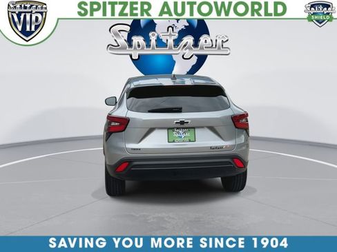 Certified 2025 Chevrolet Trax RS w/ Driver Confidence Package FWD image 8