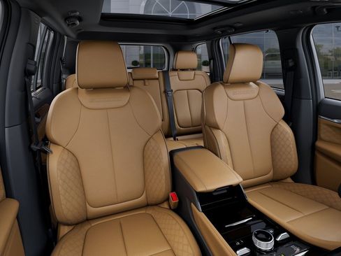 New 2025 Jeep Grand Cherokee Summit AWD/4WD image 16