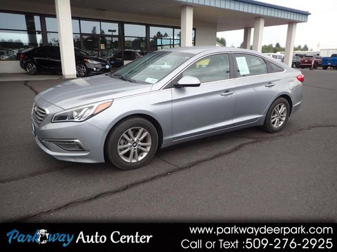 Used 2015 Hyundai Sonata SE image 1