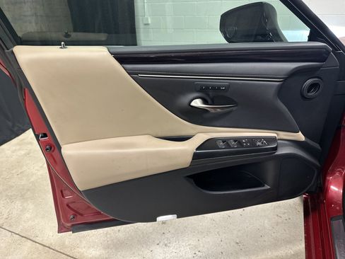 Used 2021 Lexus ES 250 w/ Premium Package AWD/4WD image 14