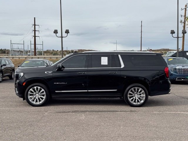 Used 2024 GMC Yukon XL Denali AWD/4WD image 2