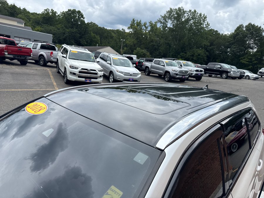 Used 2018 Toyota Highlander XLE AWD/4WD image 8