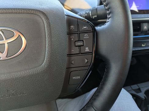 Used 2024 Toyota Prius XLE AWD/4WD image 11