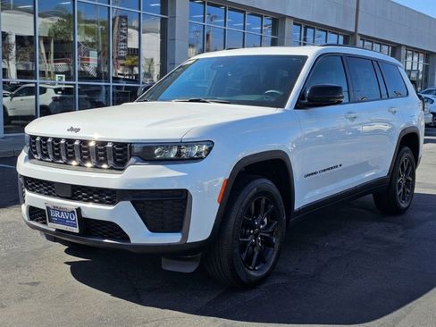 New 2026 Jeep Grand Cherokee L Altitude image 3