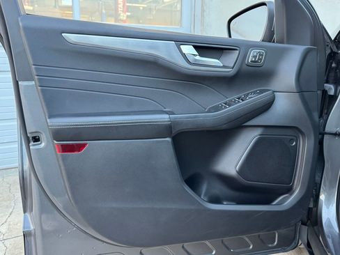 Used 2022 Ford Escape Titanium w/ Class II Trailer Tow Package image 12