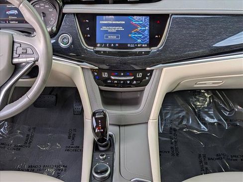 Used 2024 Cadillac XT6 Premium Luxury w/ Technology Package AWD/4WD image 15