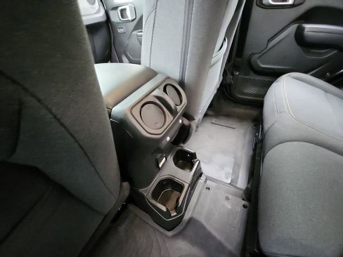 Used 2024 Jeep Gladiator Willys image 25