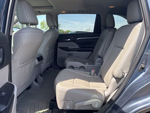 Used 2019 Toyota Highlander Limited AWD/4WD image 12