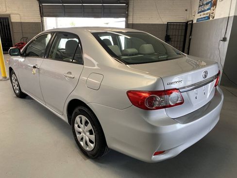 Used 2011 Toyota Corolla LE FWD image 3