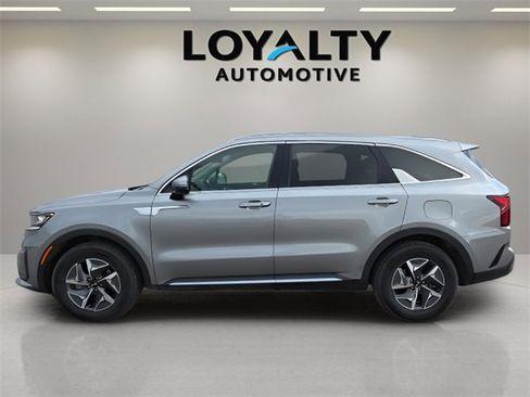 Used 2021 Kia Sorento S image 2