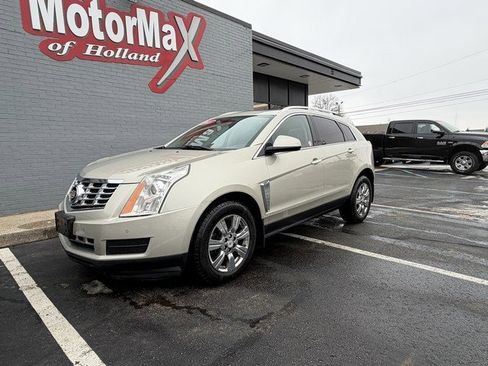 Used 2015 Cadillac SRX Luxury image 2