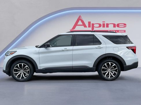 Used 2026 Ford Explorer ST-Line AWD/4WD image 2