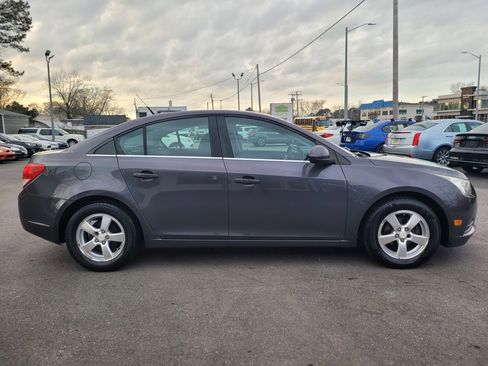 Used 2011 Chevrolet Cruze LT image 4