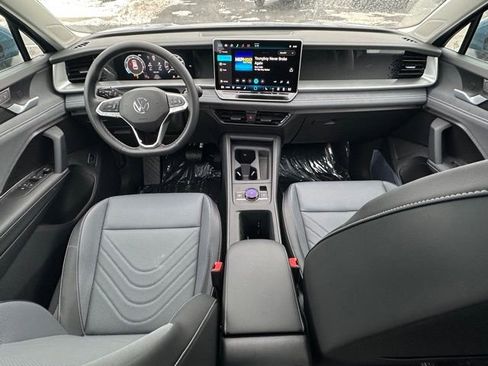 New 2026 Volkswagen Tiguan SE image 34