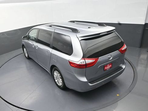 Used 2016 Toyota Sienna XLE FWD image 26