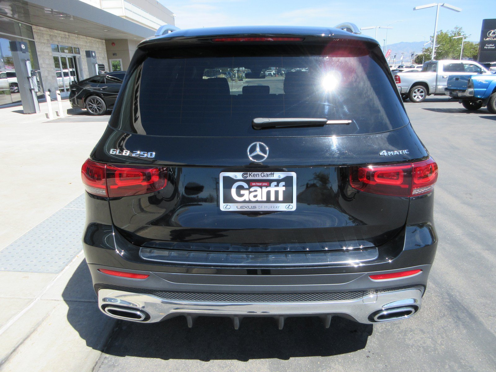 Used 2022 Mercedes-Benz GLB 250 4MATIC image 7