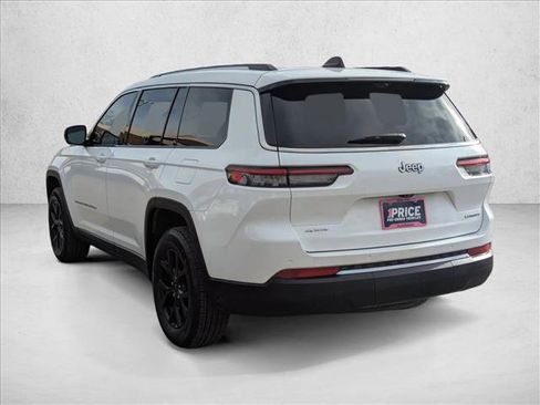 Used 2024 Jeep Grand Cherokee L Limited w/ Luxury Tech Group II image 8