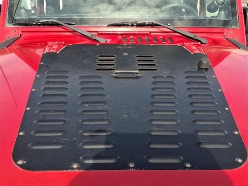 Used 2012 Jeep Wrangler Sport image 9