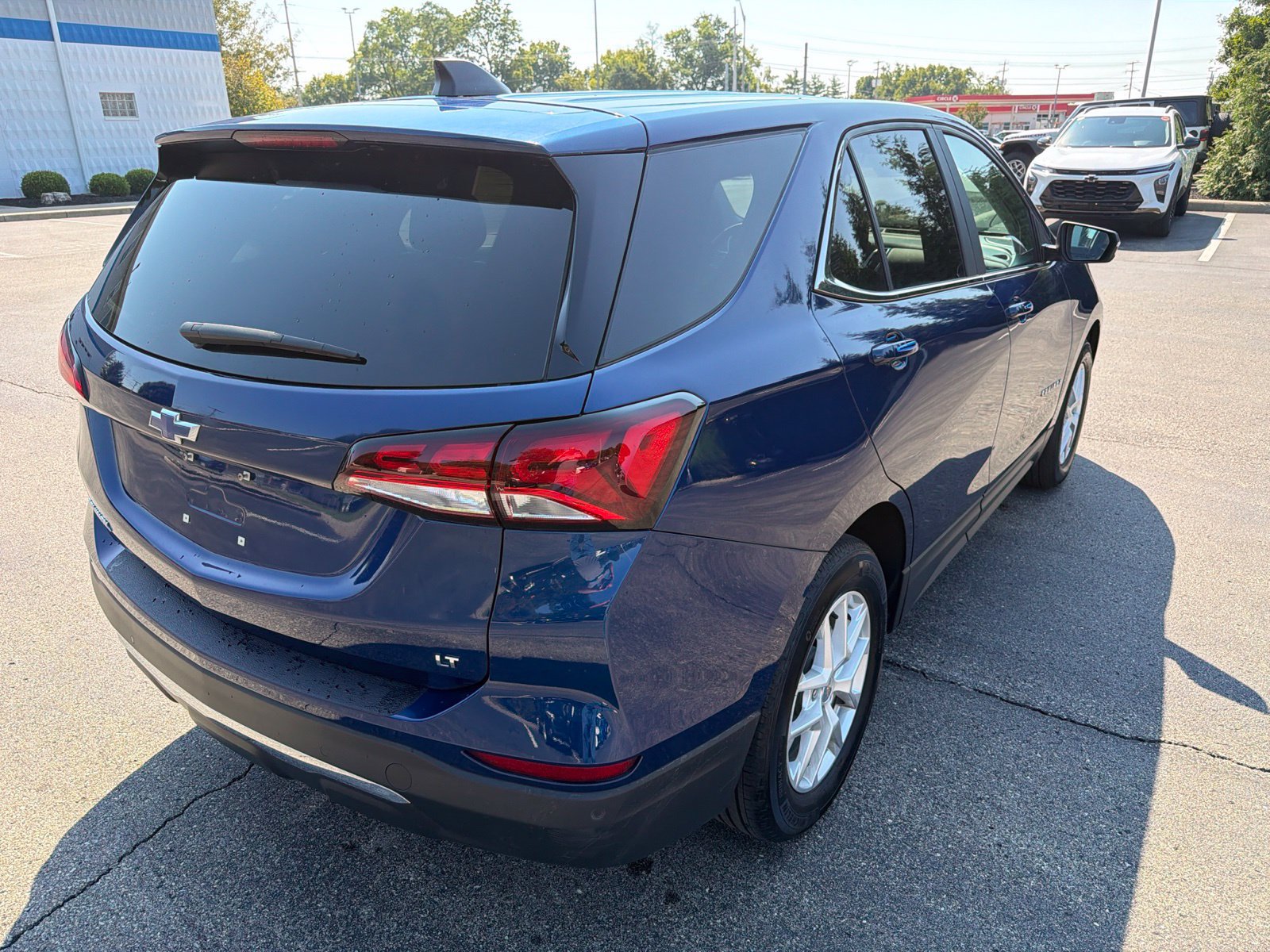 Used 2023 Chevrolet Equinox LT FWD image 5