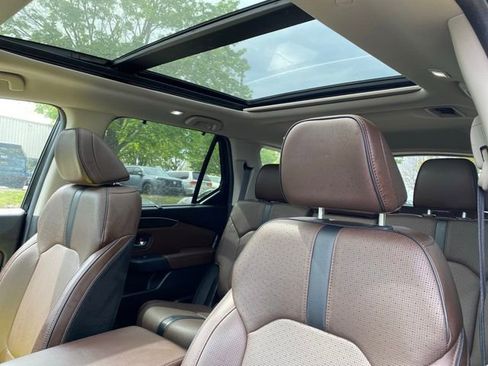 Used 2024 Honda Pilot Elite image 2