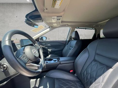 Used 2023 Nissan Rogue Platinum w/ Platinum Premium Package AWD/4WD image 19