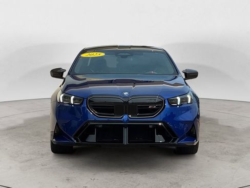 Used 2025 BMW M5 w/ Carbon Package image 2