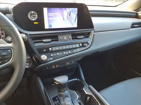 Certified 2024 Lexus ES 350 w/ Premium Package image 24