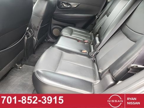 Used 2018 Nissan Rogue SL w/ Premium Package AWD/4WD image 11
