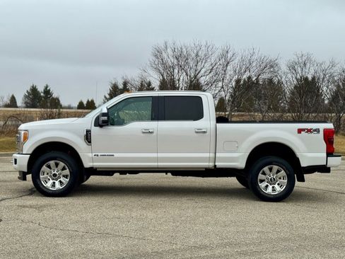 Used 2017 Ford F250 Platinum w/ Platinum Ultimate Package image 4